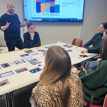 ESPAS - Notre école - Nos engagements - Projets étudiants, moteurs de changement - Formation fresque du climat